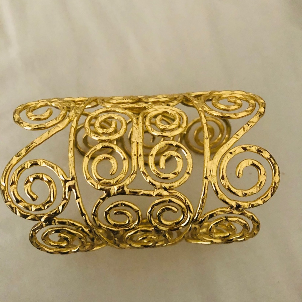 Cuff - Picture 3 of 3